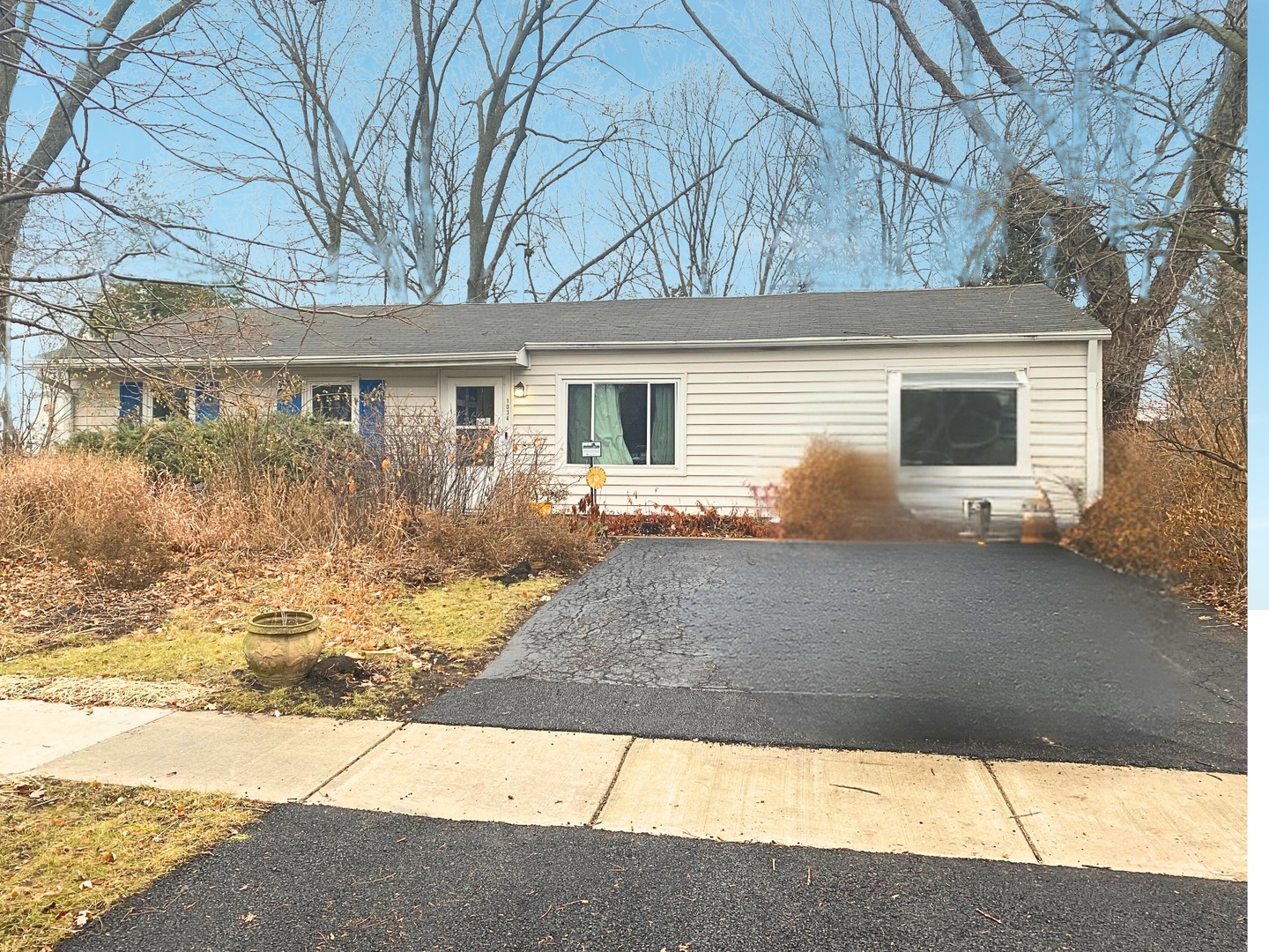 a front view of house with yard