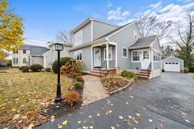 $625,000 | 586 Mt Prospect Avenue | Allwood