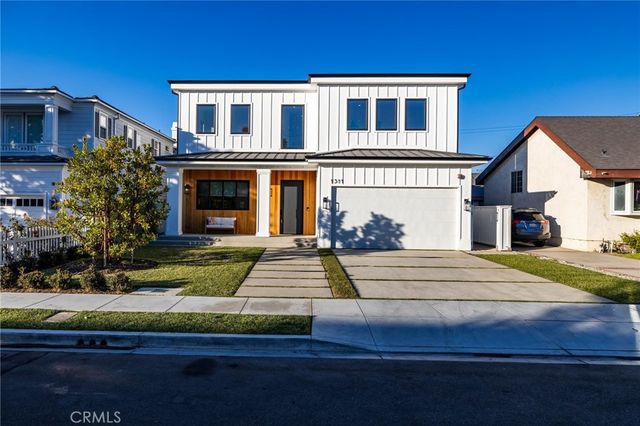 $5,349,000 | 1311 18th Street | Eastside Manhattan Beach