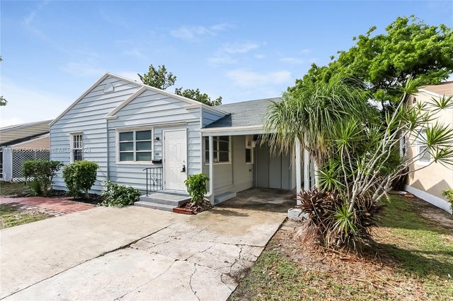 $2,850 | 840 High Street | Poinciana Park