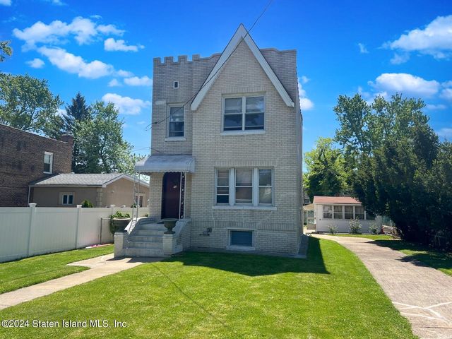 $899,000 | 22 Liberty Avenue | Dongan Hills