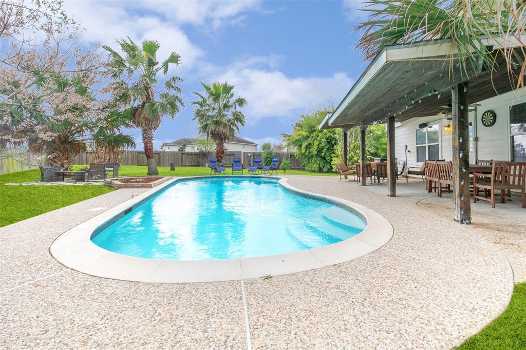 a view of outdoor space yard swimming pool and patio