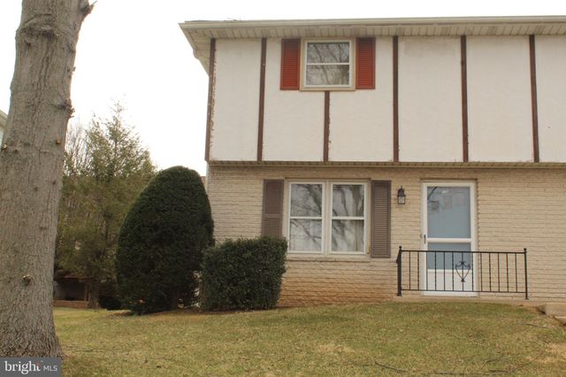 $1,150 | 142 Oak Manor Drive | Spry