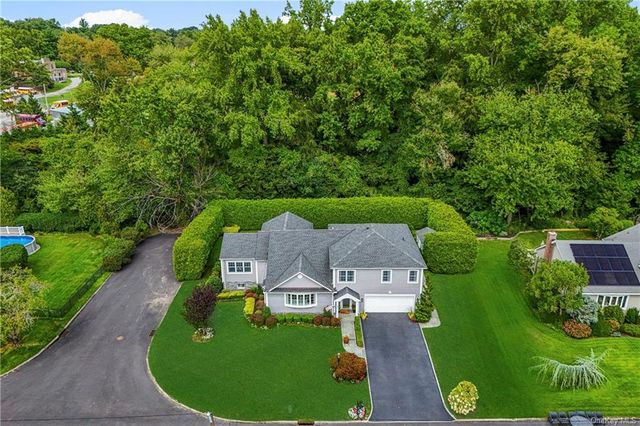 $1,275,000 | 186 Seton Drive | Maplewood-Rosedale