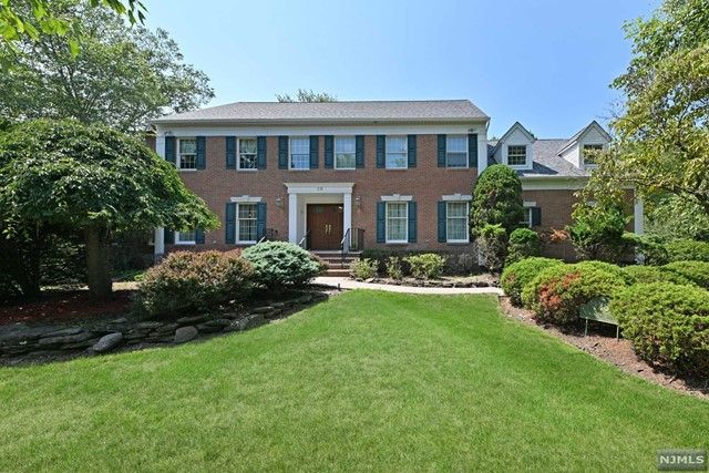 $1,600,000 | 28 Hutton Drive | Mahwah