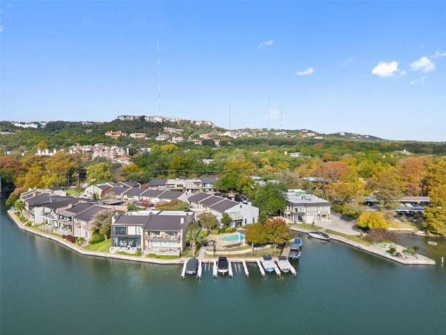 $2,495,000 | 2451 Westlake Drive | Lakeshore