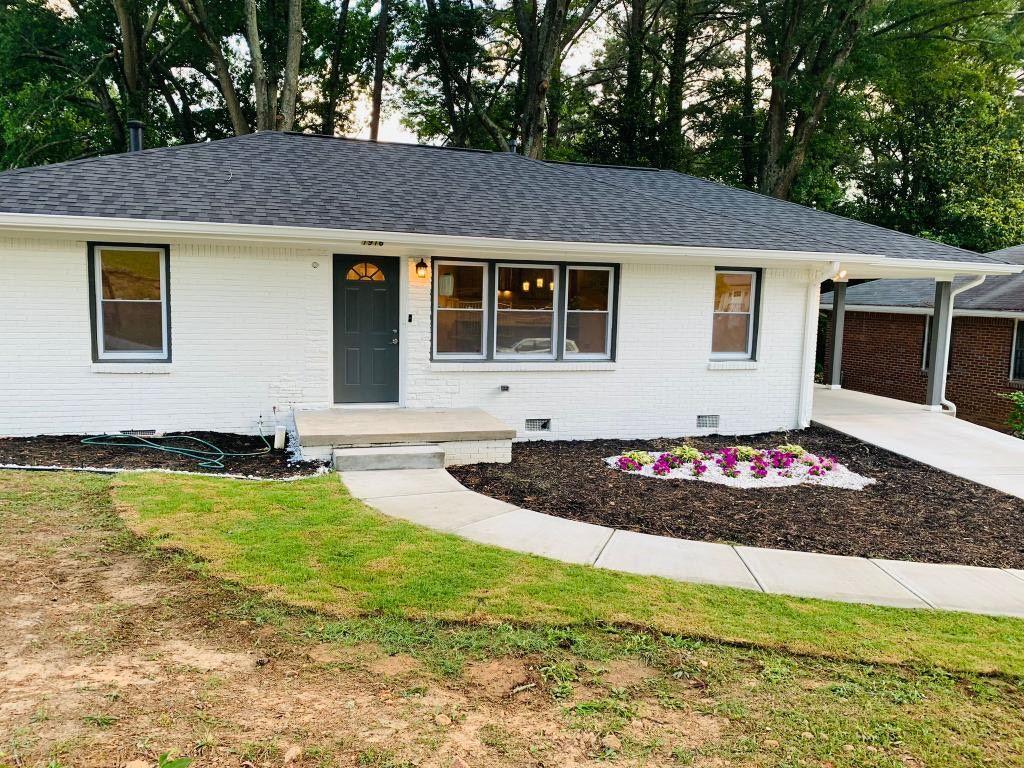 a front view of house with yard