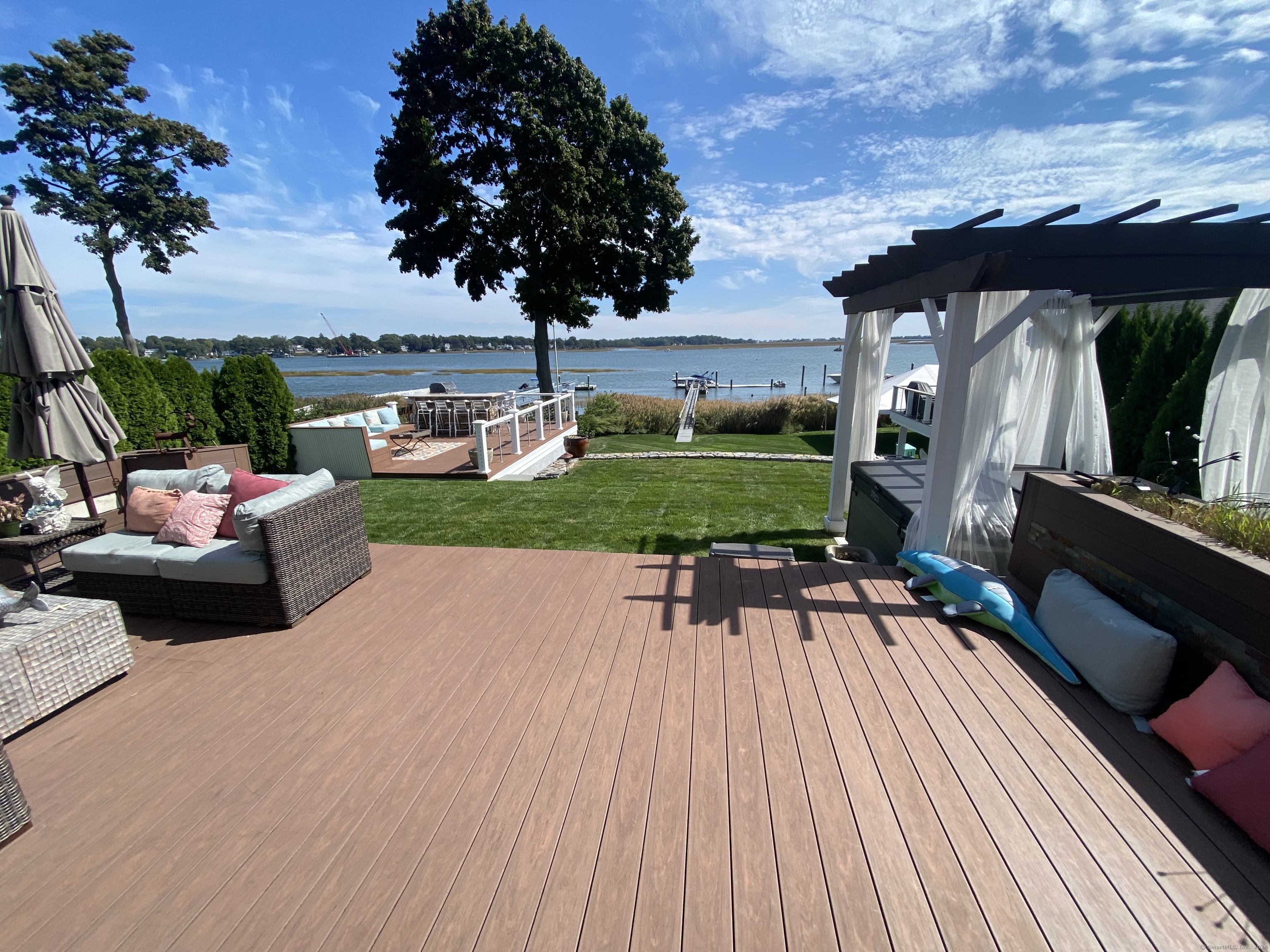 a park view with a seating space and garden view