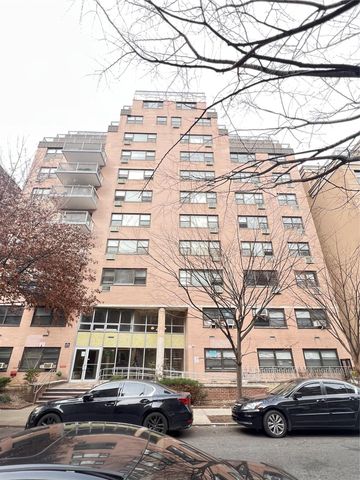 $1,950 | 109-33 71st Road, Unit 7D | Forest Hills