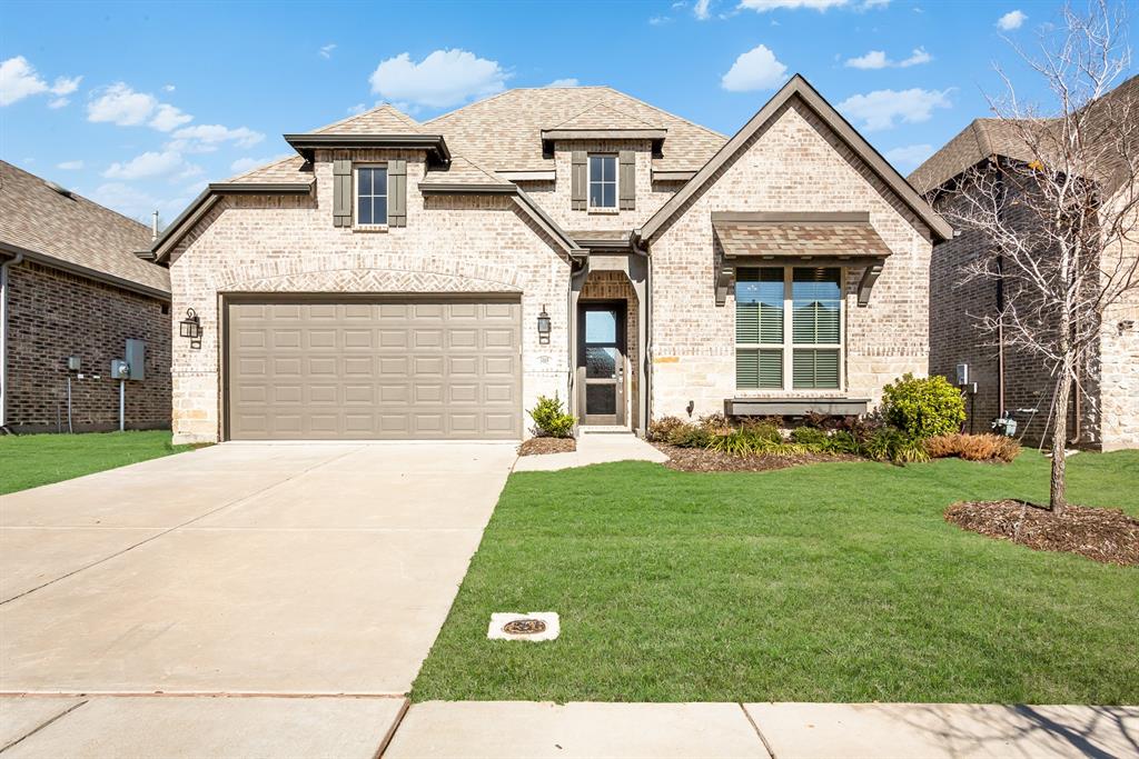 a front view of house with yard