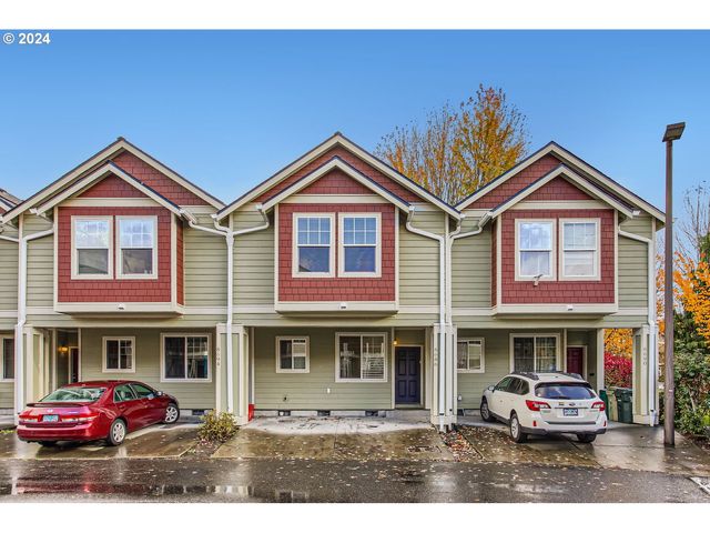 $369,900 | 8686 Northeast Hyde Park Lane | East Hillsboro