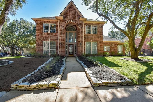 $3,900 | 3903 Woodglen Court | Sugar Land