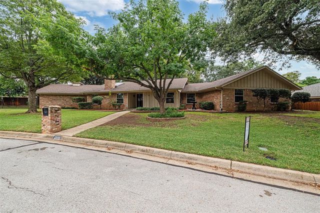 $449,000 | 1708 Lincrest Court | North Arlington