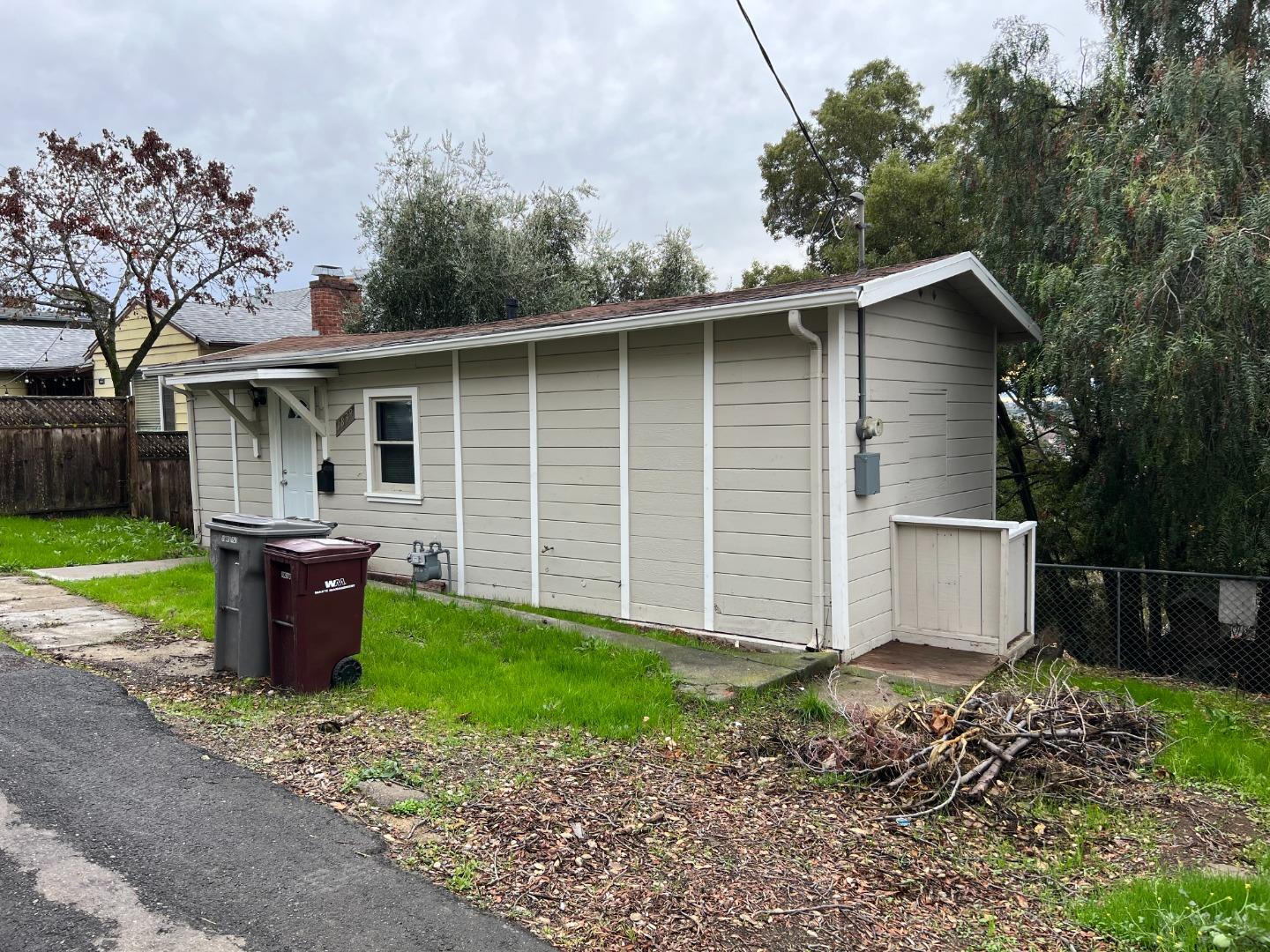 Single Family Homes - Oakland Recycles