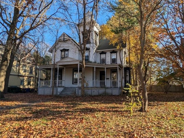 $149,900 | 218 East Grove Street | Oneida