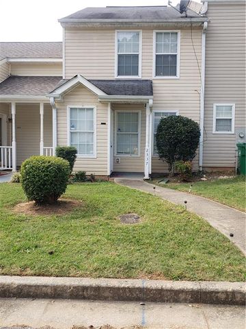 $1,350 | 2272 Wellington Circle | Redan