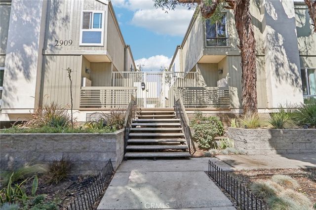 $1,249,000 | 2909 Arizona Avenue, Unit 3 | Santa Monica