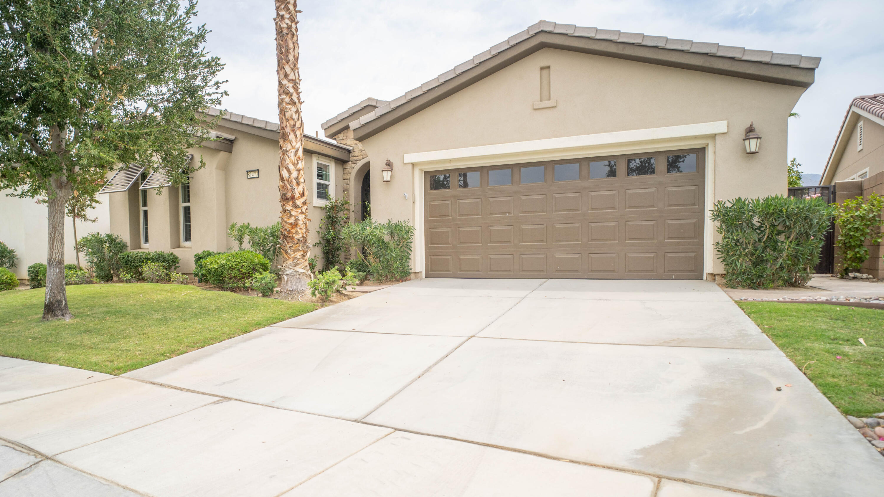 a front view of house with yard