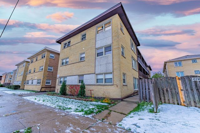 $198,500 | 6737 West Irving Park Road, Unit 2D | Dunning