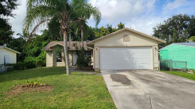 $369,900 | 3127 Southeast Orchid Street