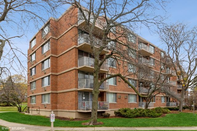 $164,900 | 2222 South Stewart Avenue, Unit 2J | Lombard