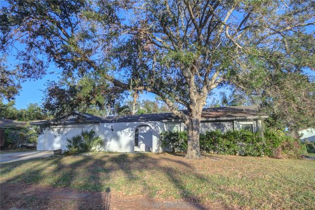 $395,500 | 3207 Woodmont Drive | Sarasota Springs