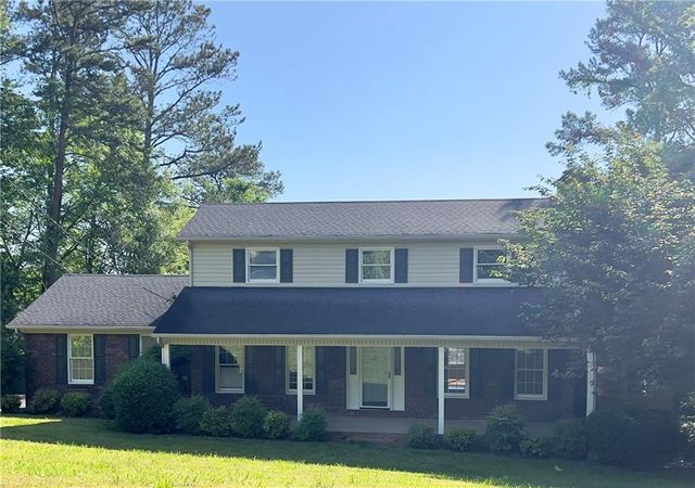 $345,000 | 103 Little Pine Drive Southeast | Calhoun