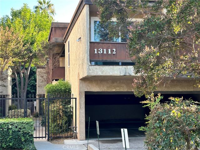 $3,360 | 13112 Moorpark Street, Unit 2 | Sherman Oaks