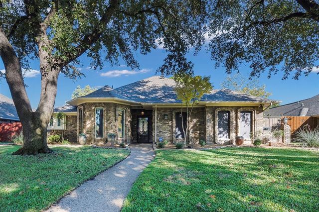 $495,000 | 3937 Mesa Drive | Plano