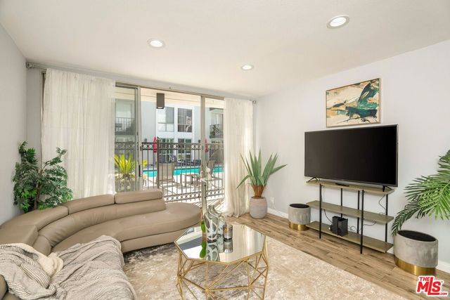 $499,000 | 1351 North Crescent Heights Boulevard, Unit 114 | West Hollywood Vicinity