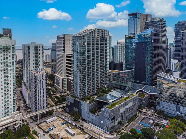 $1,800,000 | 68 Southeast 6th Street, Unit 2803 | Brickell