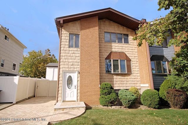 $795,000 | 295 Leverett Avenue | Great Kills