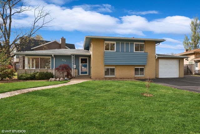 $575,000 | 222 Greenfield Drive | Glenview