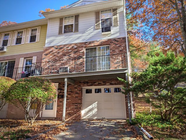 $199,900 | 92 Hunter Court, Unit 92 | Torrington