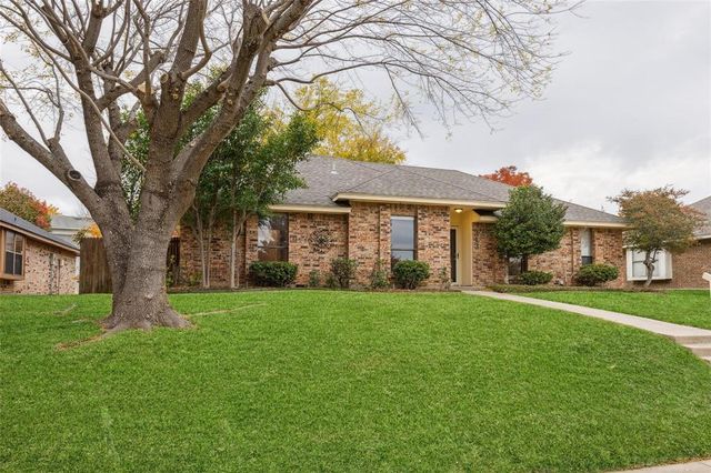 $435,000 | 343 Aspenway Drive | Coppell