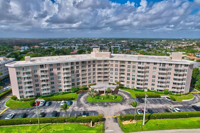 $550,000 | 2851 South Ocean Boulevard, Unit 2B | Deerfield Beach Island