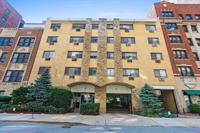 $2,450 | 417 West Roscoe Street, Unit 203 | Lake View East