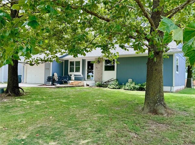 $164,900 | 2926 Dodge Drive | Iola Township - Allen County