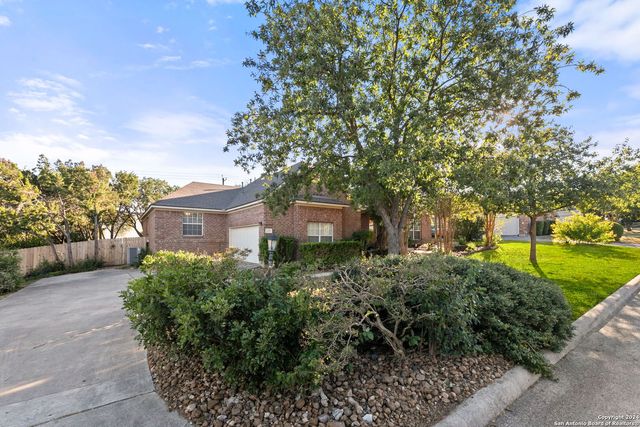 $425,000 | 3422 Navasota Circle | Encino Ranch