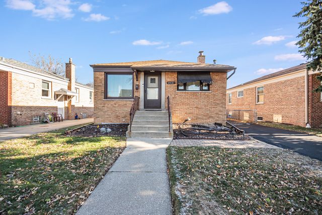 $289,900 | 8821 South Troy Avenue | Evergreen Park