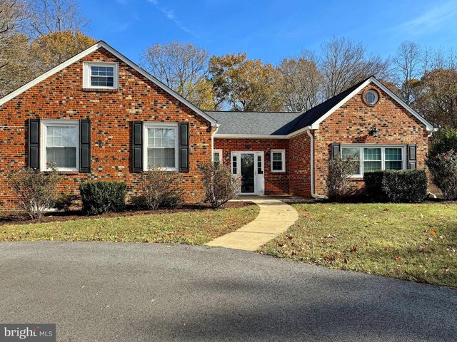 $525,000 | 4540 Woodland Court