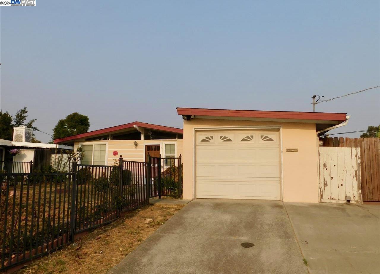 a view of a garage