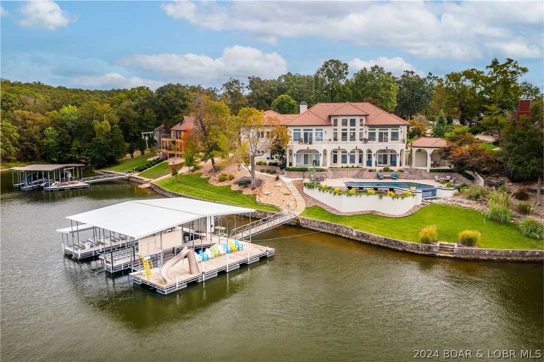 Private dock with cove protection and main channel