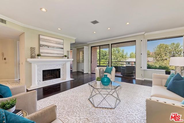 $1,520,000 | 4760 Park Encino Lane, Unit 109 | Encino