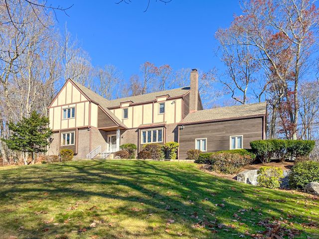 $875,000 | 12 Indian Ledge Drive | Trumbull