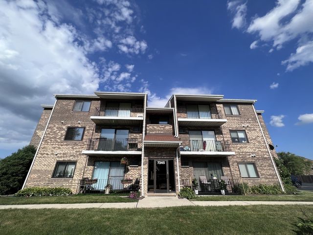 $190,000 | 7345 West 157th Street, Unit 2C | Orland Park