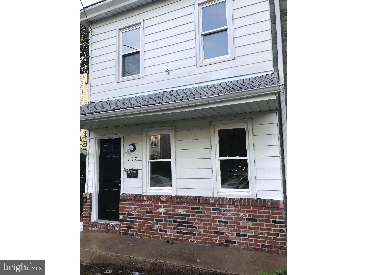 a view of front of a house