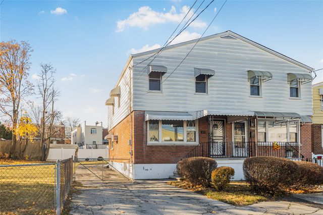 $800,000 | 325 Pennyfield Avenue | Throgs Neck