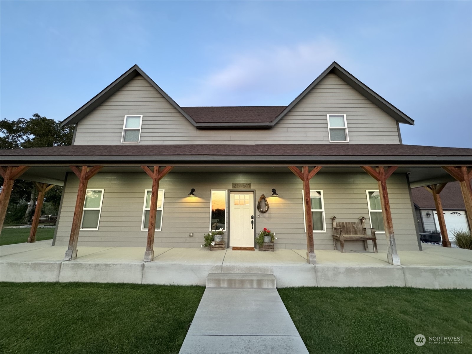 a front view of house with yard