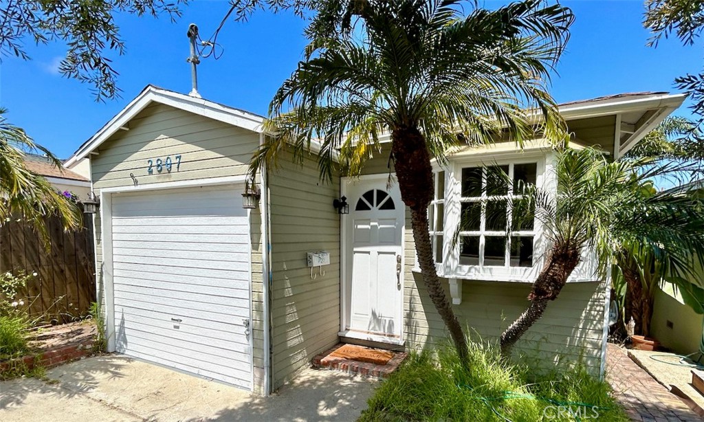 a view of outdoor space yard and front view of a house